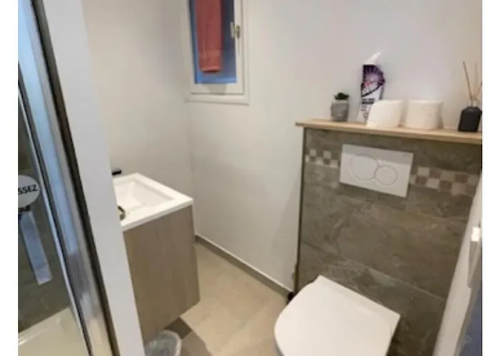 Jolie Petit 公寓 *